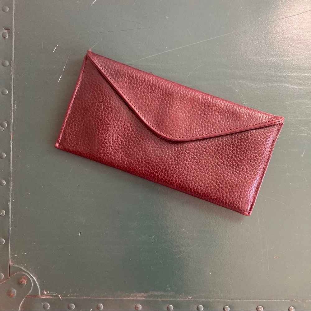 🎈Latico • Burgundy Pebbled leather clutch